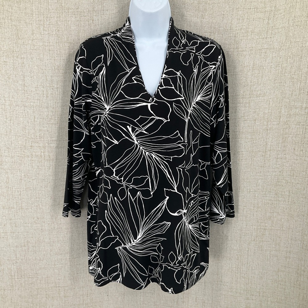 Chico's Tunic Top Women Size 2 L Black Floral Leaf V-Neck 3/4 Sleeve Classic